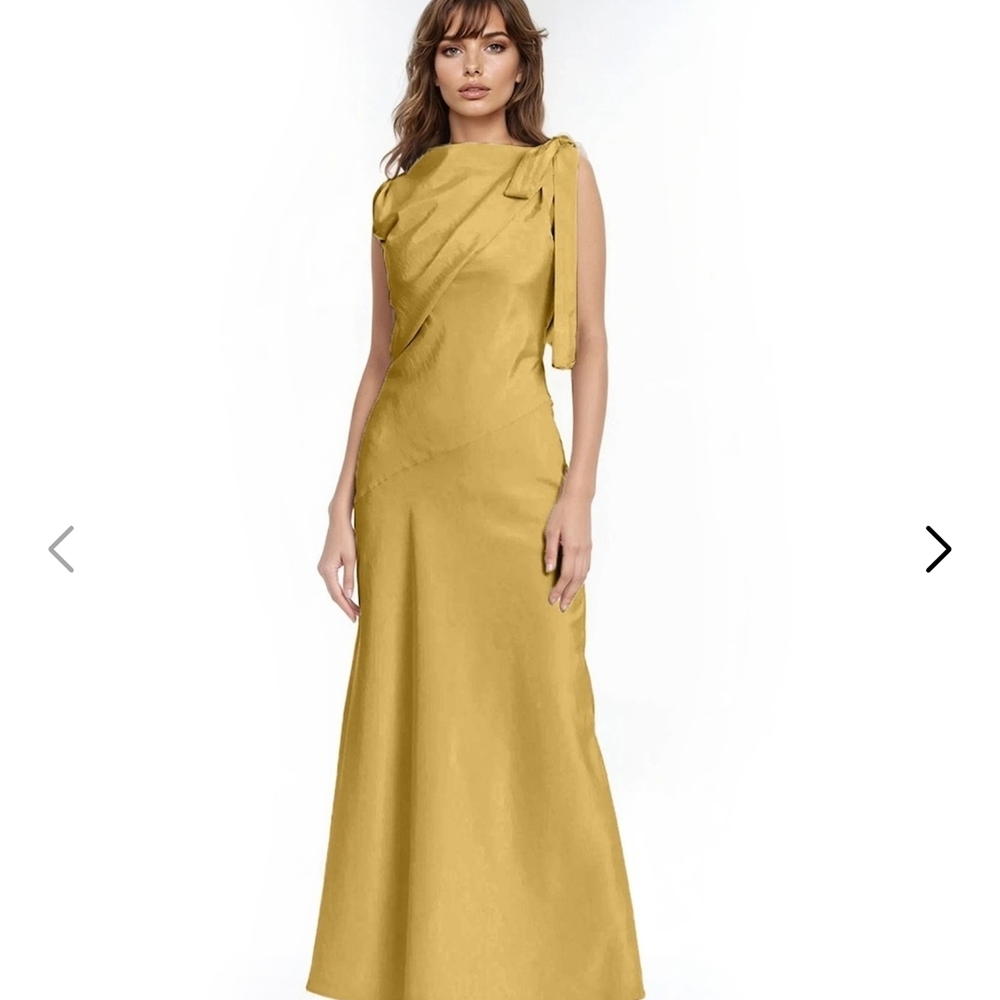 Jewel Badgley Mischka Gold Evening Gown